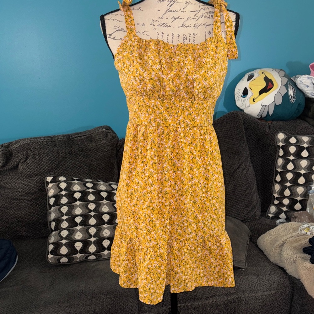π4 for $20 Shein Tie Shoulder Straps Ruffle Hem Cami Mini Dress, Small - Picture 1 of 7